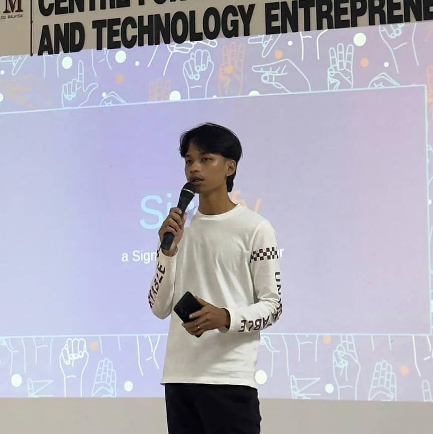Zafran Sakowi, Co-founder of BuildUrWeb